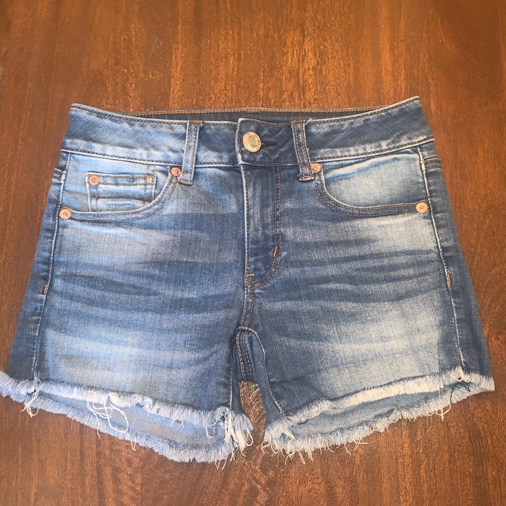 American Eagle women’s blue jean shorts